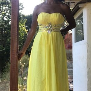 Yellow Grace Kelly formal dress